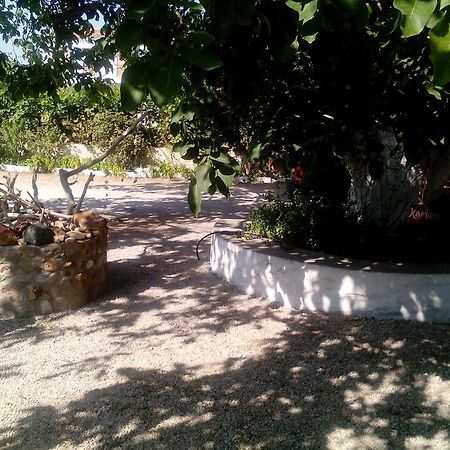 Guesthouse Karidia Skala Eressos Eksteriør billede